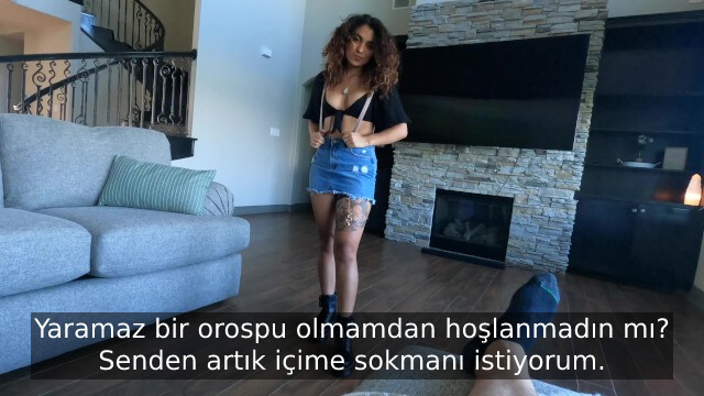 Kuralcı Üvey Ağabeyini Baştan Çıkartan Yaramaz Fahişe