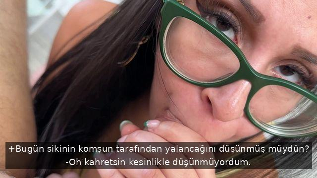 Azgın Kadın Taşındığı Dairede İlk Komşu Ziyaretinde Fahişeliğini Konuşturuyor